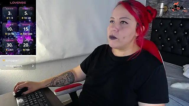 Bruja  Scarlata online show from February 3, 2025, 2:02 pm