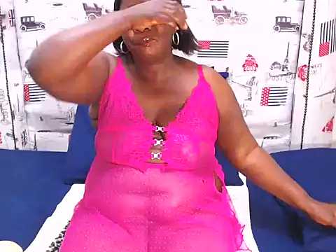 Honeybumsx32 online show from October 8, 2025, 3:59 am