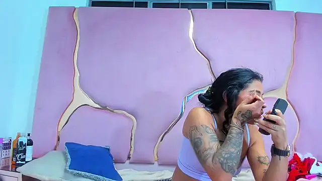 MelissaAndZeuss online show from December 31, 2024, 8:26 am