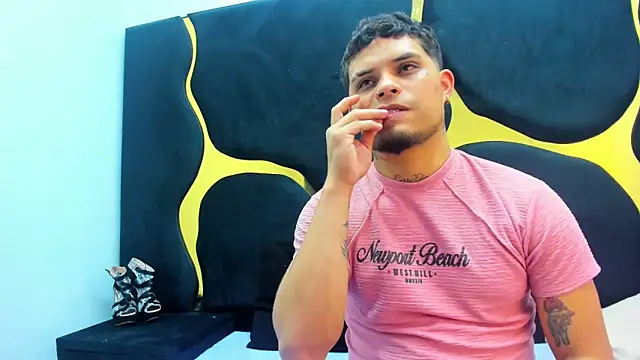 MelissaAndZeuss online show from February 26, 2025, 4:47 am