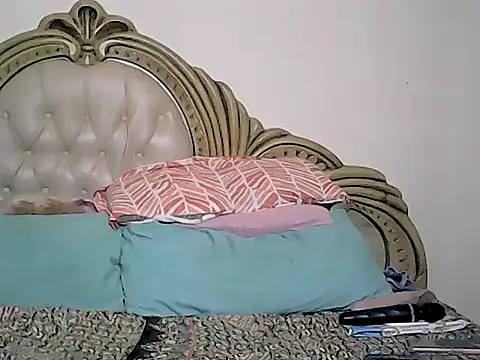 Bustyredx online show from February 15, 2025, 3:17 pm