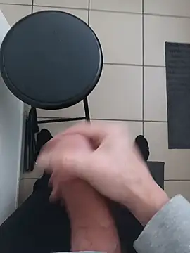 casper0303 online show from February 5, 2025, 7:50 am