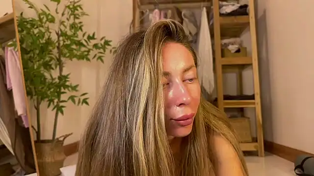    art online show from October 28, 2025, 2:31 pm