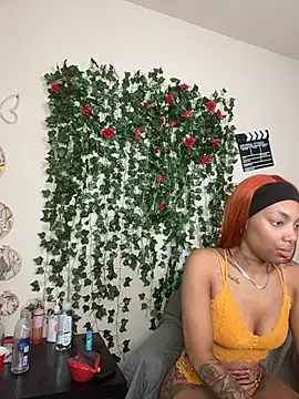 butterflybootyy online show from November 30, 2025, 9:52 pm