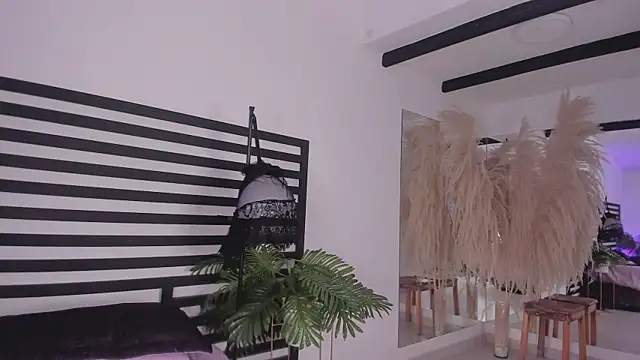 ariana rosse   online show from January 12, 2025, 2:41 pm