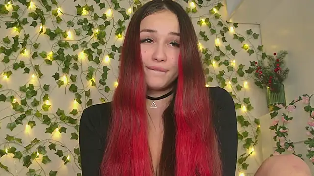 Brenda M00n online show from December 28, 2024, 6:40 pm