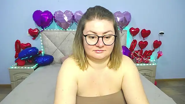 ZannaDreil online show from February 25, 2025, 7:03 pm