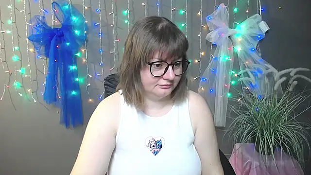 ZannaDreil online show from November 15, 2025, 7:10 pm