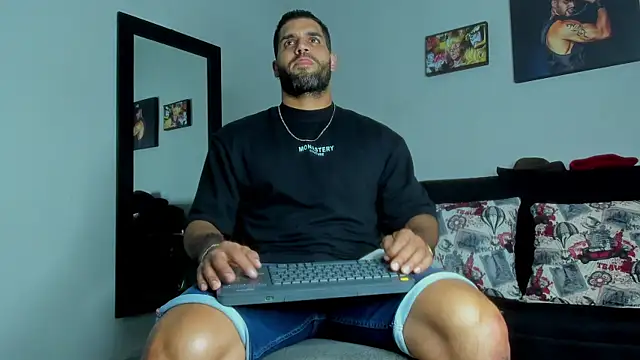 SamirHazard97 online show from September 17, 2025, 9:16 pm