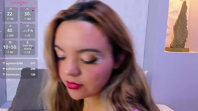 Snapshot of EmilyRouss_ chatting on February 1, 2025, 1:34 am EmilyRouss online show from February 1, 2025, 1:34 am