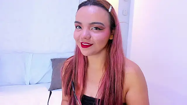 Snapshot of EmilyRouss_ chatting on March 3, 2025, 7:06 pm EmilyRouss online show from March 3, 2025, 7:06 pm