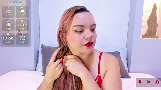 Snapshot of EmilyRouss_ chatting on March 10, 2025, 7:07 pm EmilyRouss online show from March 10, 2025, 7:07 pm