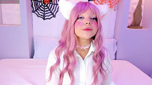 Snapshot of EmilyRouss_ chatting on October 17, 2025, 7:16 pm EmilyRouss online show from October 17, 2025, 7:16 pm