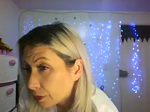 alixia81 online show from February 16, 2025, 1:25 am