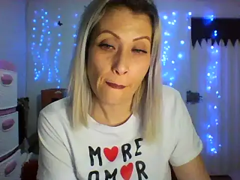 alixia81 online show from March 4, 2025, 2:27 am