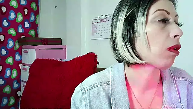 alixia81 online show from November 15, 2025, 12:34 pm