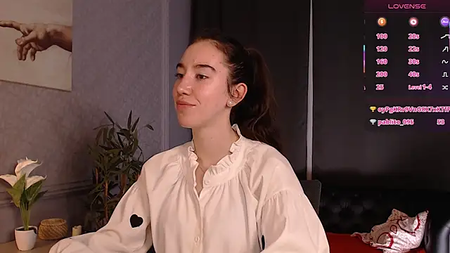 Snapshot of Belle_Via chatting on July 28, 2026, 2:13 pm Belle Via online show from July 28, 2026, 2:13 pm