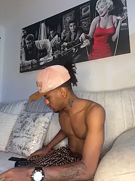 AaronCruz  online show from February 14, 2025, 4:37 am