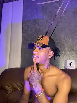 AaronCruz  online show from March 14, 2025, 1:37 am