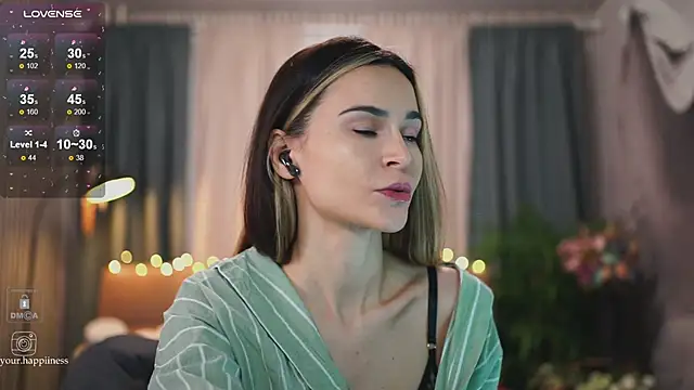 Snapshot of Feral_Berrry_ chatting on December 26, 2024, 7:03 am Feral Berrry online show from December 26, 2024, 7:03 am