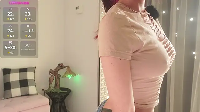 Mysticxkitty online show from January 8, 2025, 4:54 pm