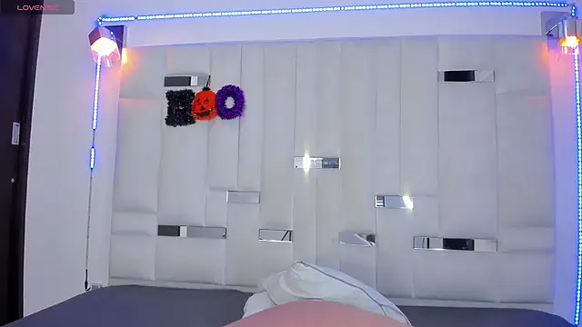 Jacoob19  online show from October 16, 2025, 12:50 pm