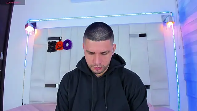 Jacoob19  online show from October 19, 2025, 3:40 am