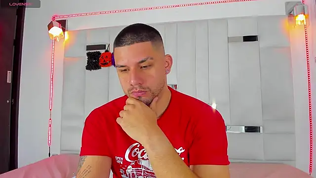 Jacoob19  online show from October 21, 2025, 12:28 pm