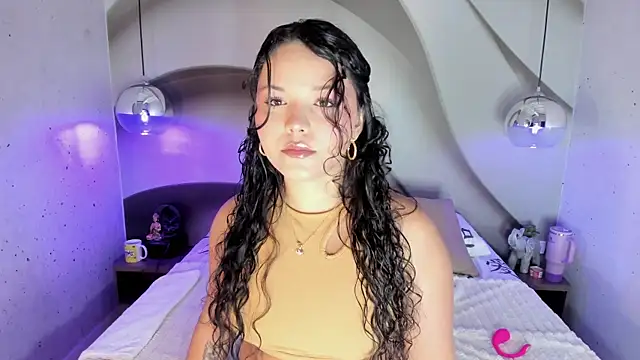 LottiCarter online show from November 12, 2025, 2:50 pm