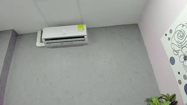 Tiffany mendez online show from November 21, 2025, 12:04 pm