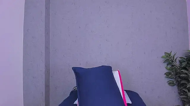 Tiffany mendez online show from April 21, 2026, 12:11 pm