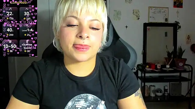 Snapshot of sammymoon chatting on July 1, 2026, 3:45 pm sammymoon online show from July 1, 2026, 3:45 pm