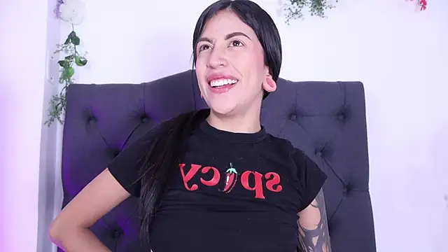 JulessCornett online show from April 6, 2026, 8:32 pm