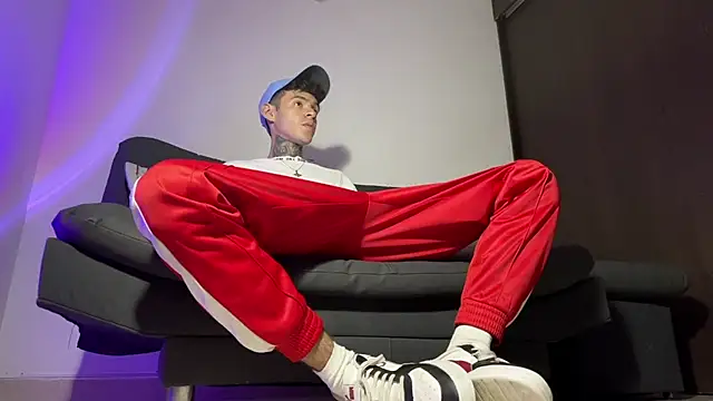 Saturno v online show from March 14, 2025, 5:05 am