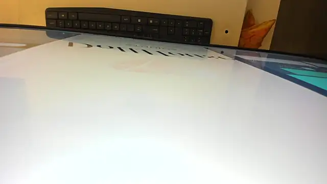 escarleth   online show from March 1, 2025, 1:51 pm