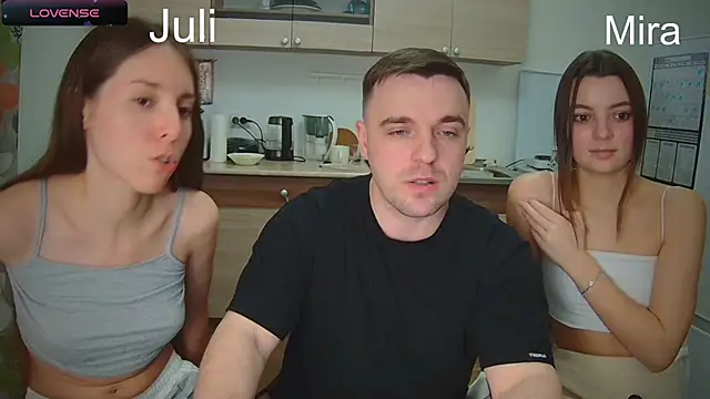 fcjuicy pussy online show from February 12, 2025, 7:13 pm