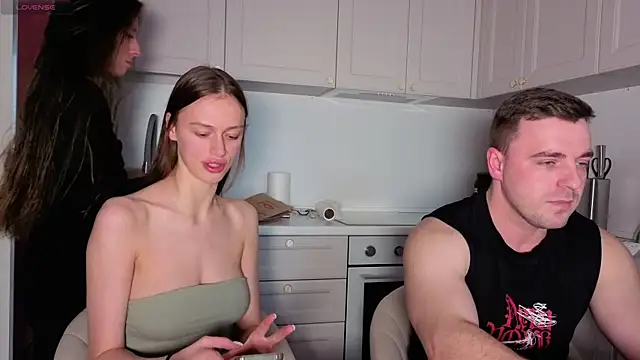 fcjuicy pussy online show from October 13, 2025, 12:16 pm