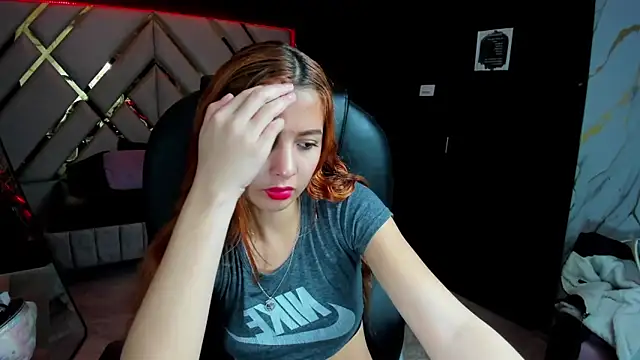 Paris Petit online show from April 21, 2026, 8:55 pm