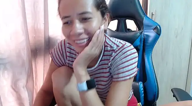 Erotic latina online show from February 15, 2025, 12:43 pm