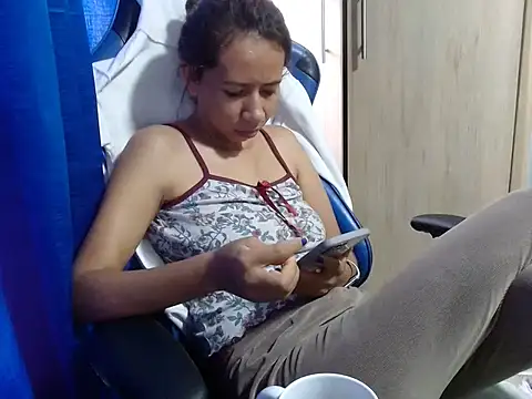 Erotic latina online show from March 4, 2025, 12:44 pm