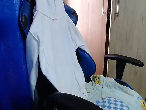 Erotic latina online show from March 4, 2025, 10:38 pm