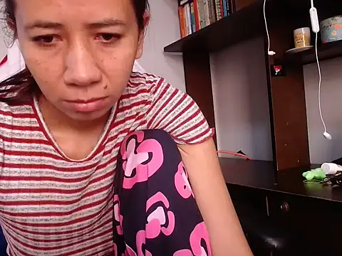 Erotic latina online show from October 27, 2025, 12:31 pm