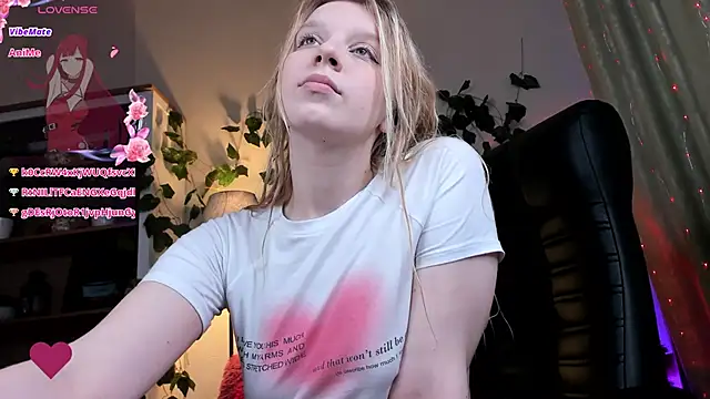 KarambaMoon online show from February 2, 2025, 3:32 am