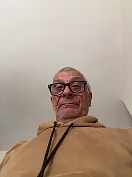Snapshot of 4n4l1zz4m1 chatting on March 24, 2026, 3:06 pm 4n4l1zz4m1 online show from March 24, 2026, 3:06 pm