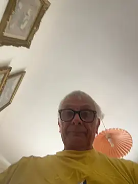 Snapshot of 4n4l1zz4m1 chatting on April 22, 2026, 1:45 pm 4n4l1zz4m1 online show from April 22, 2026, 1:45 pm