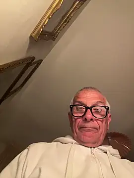 Snapshot of 4n4l1zz4m1 chatting on May 1, 2026, 8:24 pm 4n4l1zz4m1 online show from May 1, 2026, 8:24 pm