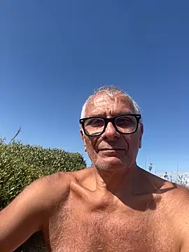 Snapshot of 4n4l1zz4m1 chatting on May 14, 2026, 2:24 pm 4n4l1zz4m1 online show from May 14, 2026, 2:24 pm