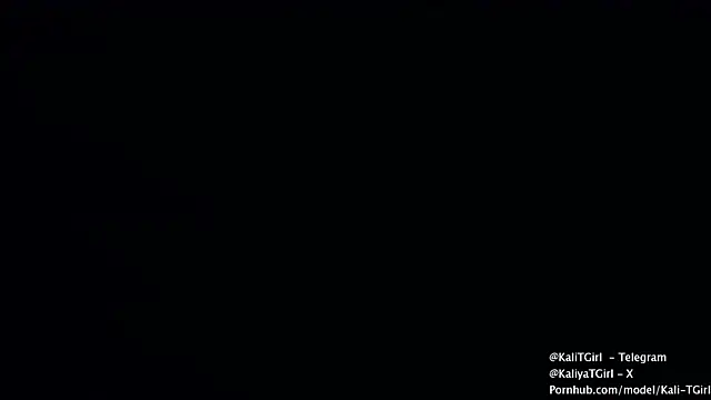 Snapshot of KaliTs chatting on November 23, 2025, 12:49 pm KaliTs online show from November 23, 2025, 12:49 pm