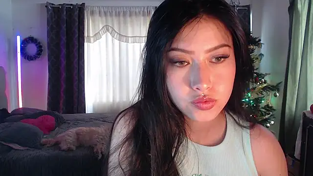 Emilyswan04 online show from December 17, 2024, 6:42 pm