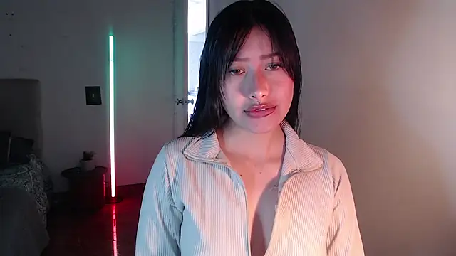 Emilyswan04 online show from January 17, 2025, 2:39 pm